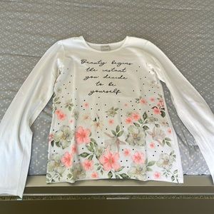 Im selling this very cute kids shirt! It has been used.